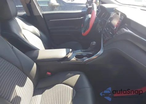 2021 Toyota Camry Se z USA, uszkodzony, nr VIN 4T1G11AK1MU565742